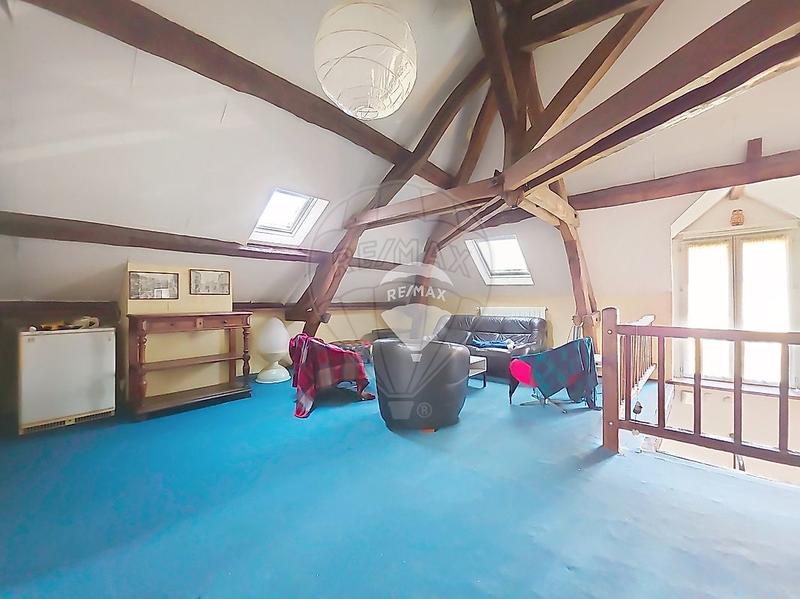 Maison - 246 m² - 8 pièces