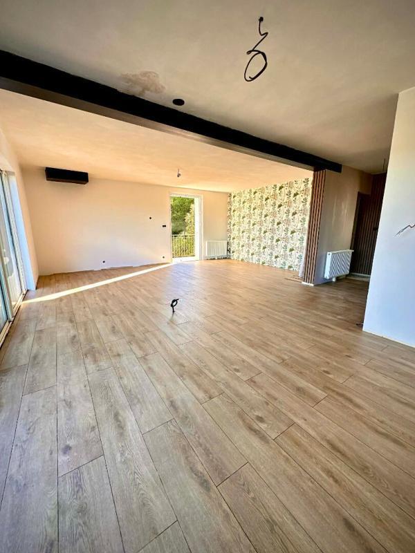 Maison - 195 m² - 8 pièces