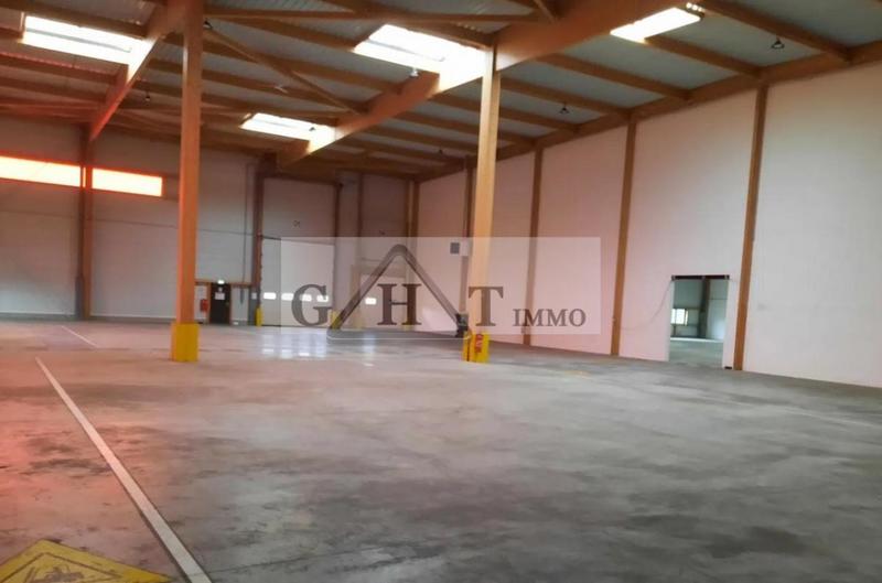 Entrepôt - 3 287 m²