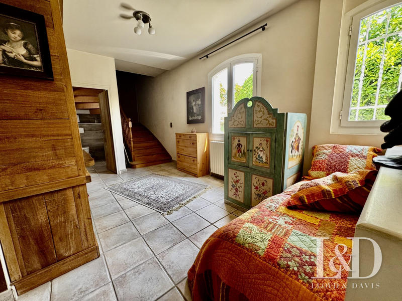 Maison - 313 m² - 9 pièces