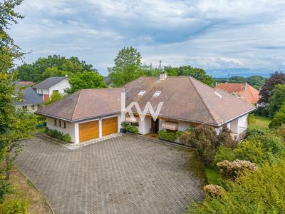 Maison - 424 m² - 9 pièces