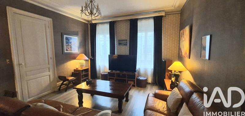 Maison - 250 m² - 10 pièces