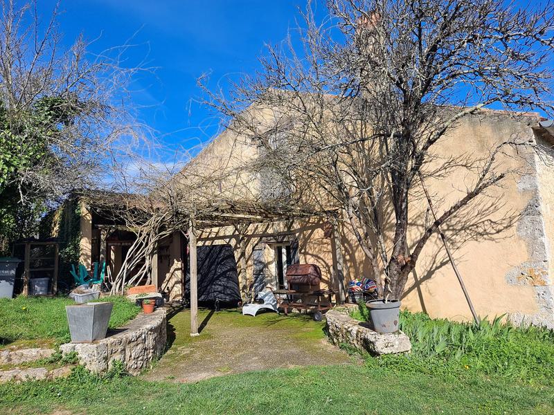 Maison - 430 m² - 12 pièces