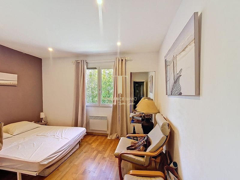 Villa - 215 m² - 7 pièces