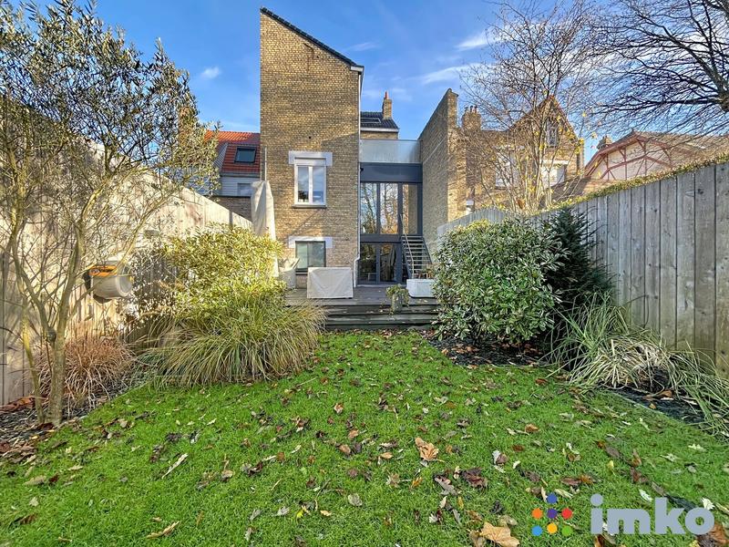 Maison - 250 m² - 5 pièces