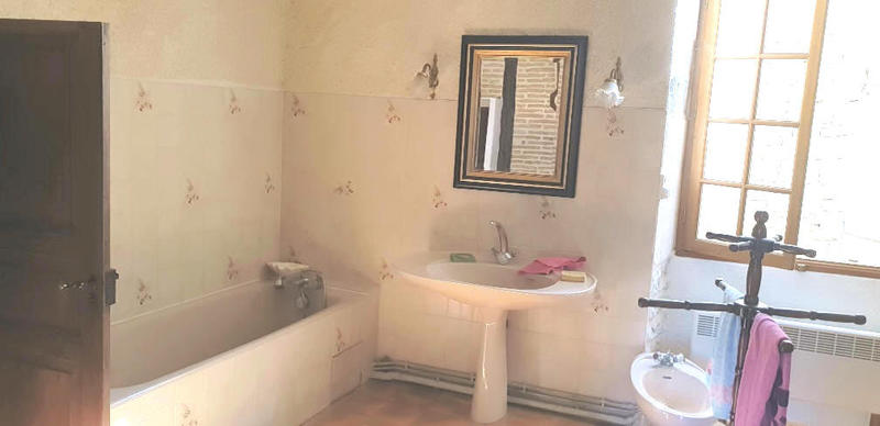 Maison - 250 m² - 6 pièces