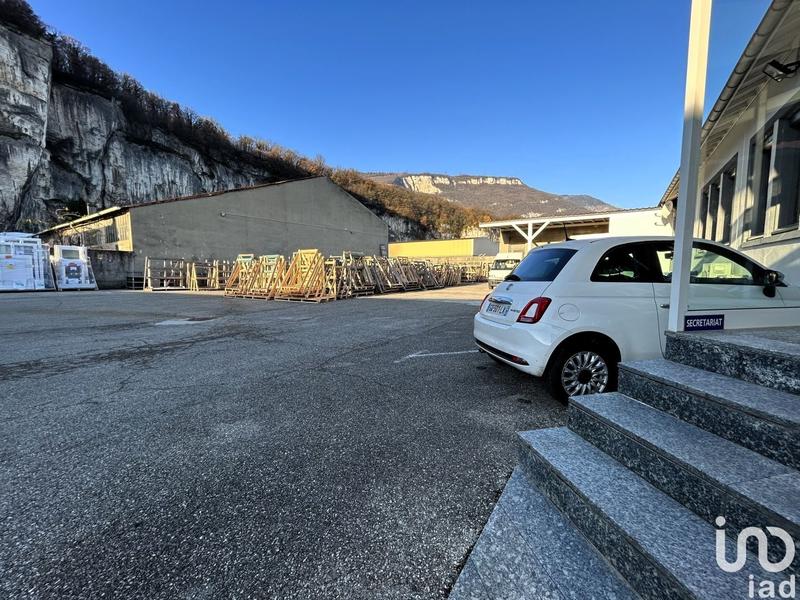 Local commercial - 2 500 m²