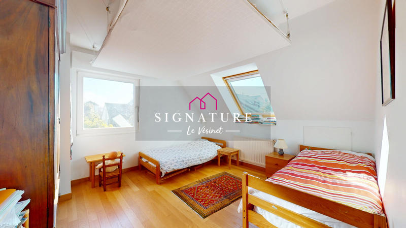 Maison - 212 m² - 9 pièces