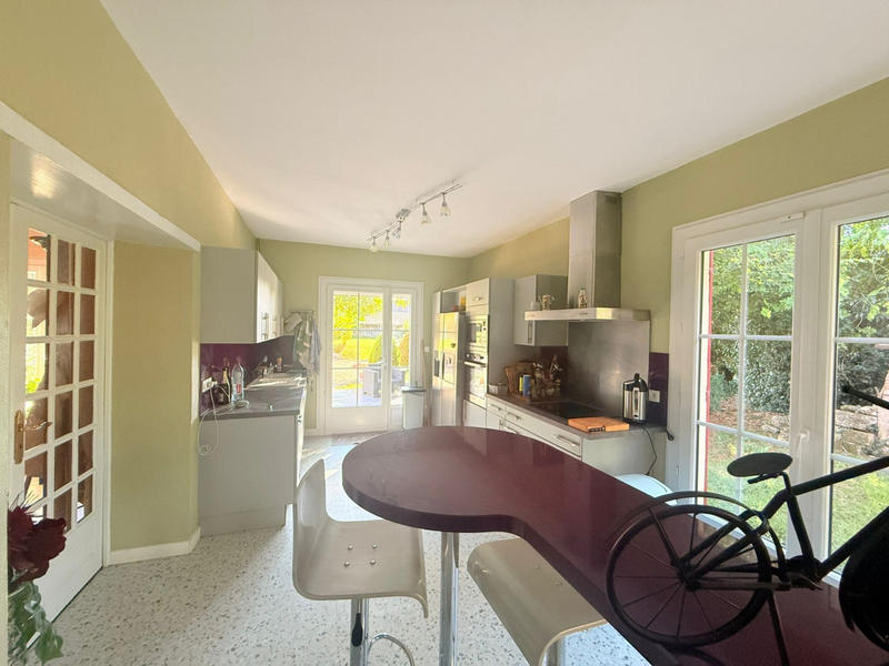 Maison - 348 m² - 13 pièces