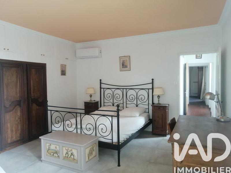 Maison - 216 m² - 9 pièces