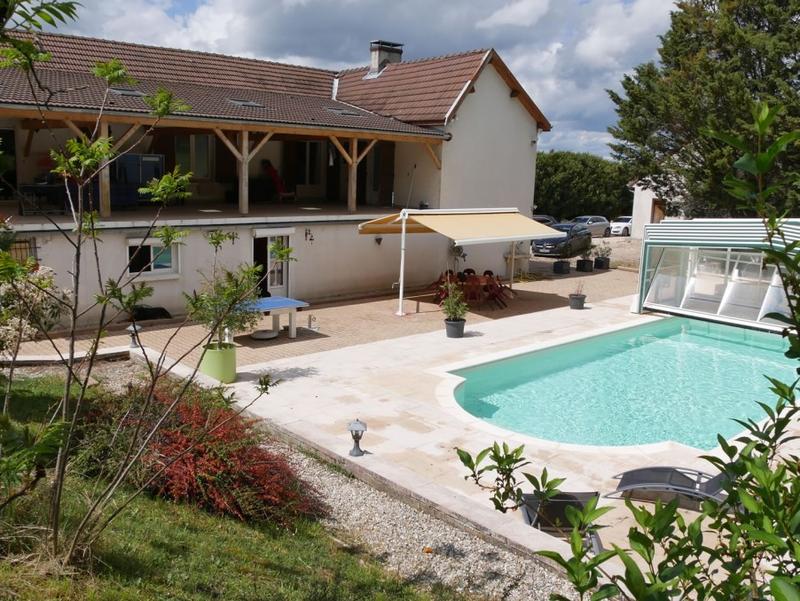 Maison - 303 m² - 11 pièces