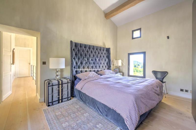 Villa - 320 m² - 7 pièces