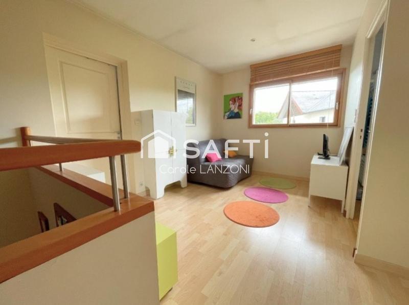 Maison - 217 m² - 8 pièces