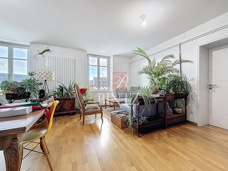 Appartement - 99 m² - 3 pièces