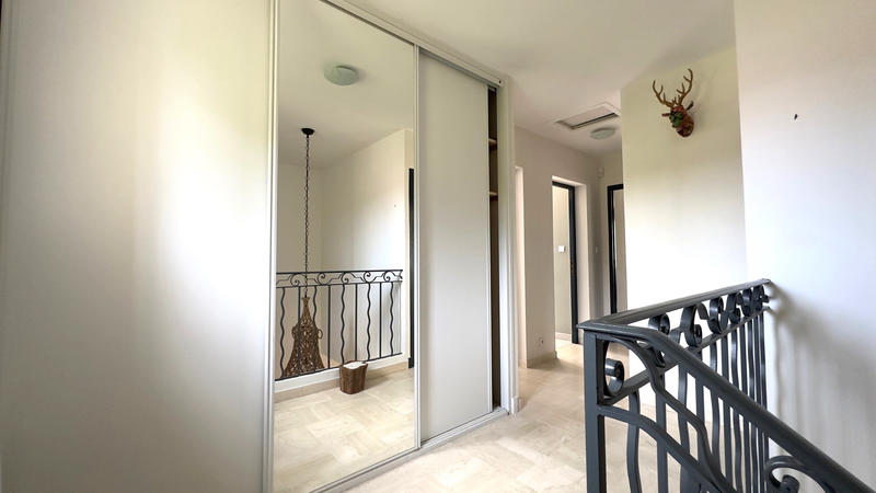 Villa - 250 m² - 10 pièces