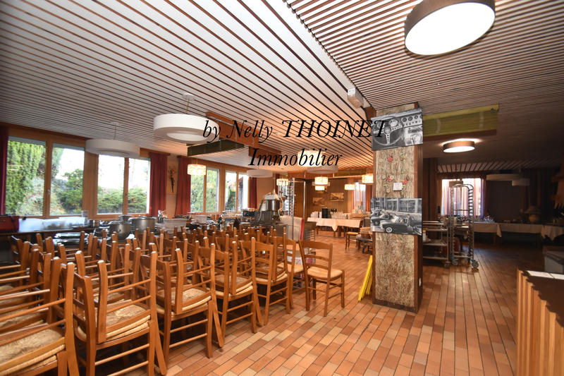 Local commercial - 1 500 m²