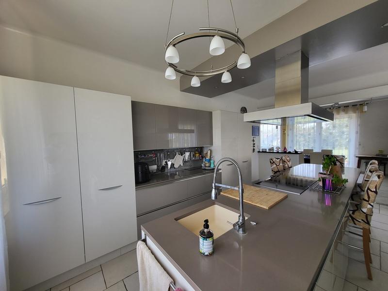 Maison - 166 m² - 7 pièces