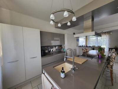 Maison - 166 m² - 7 pièces