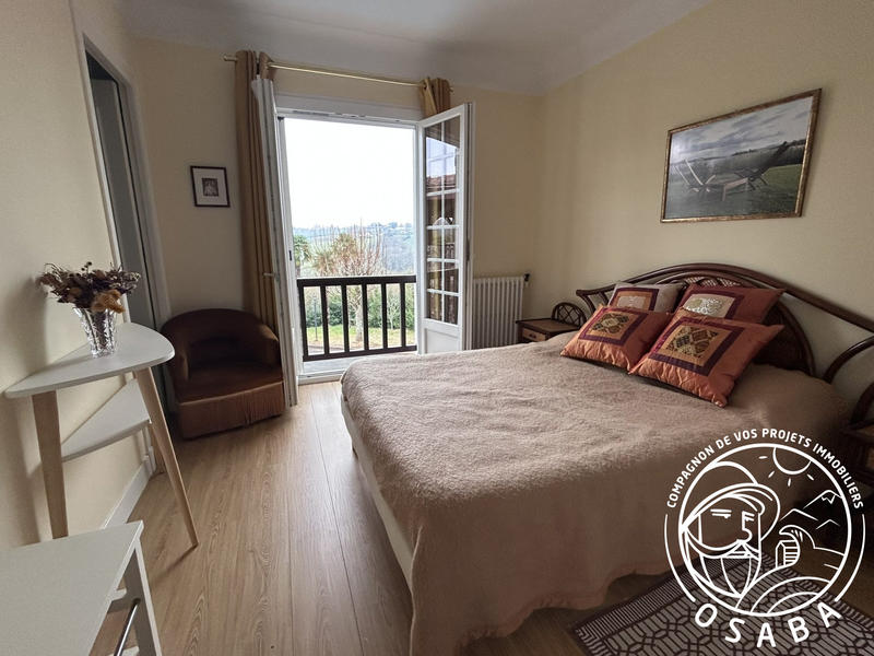 Maison - 311 m² - 8 pièces