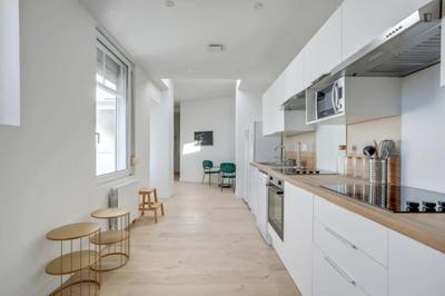 Chambre - 13 m² - 11 pièces