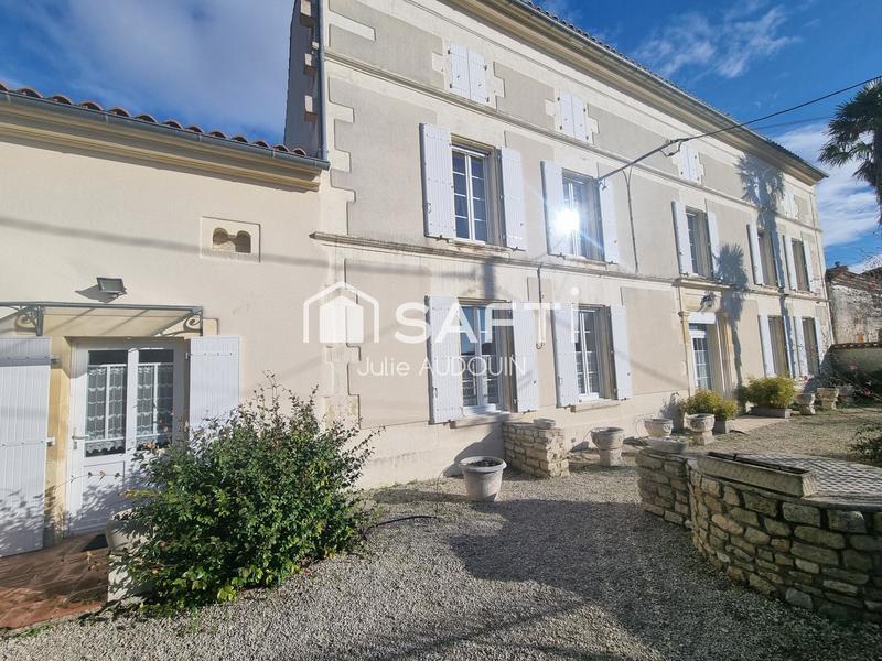 Maison - 250 m² - 8 pièces