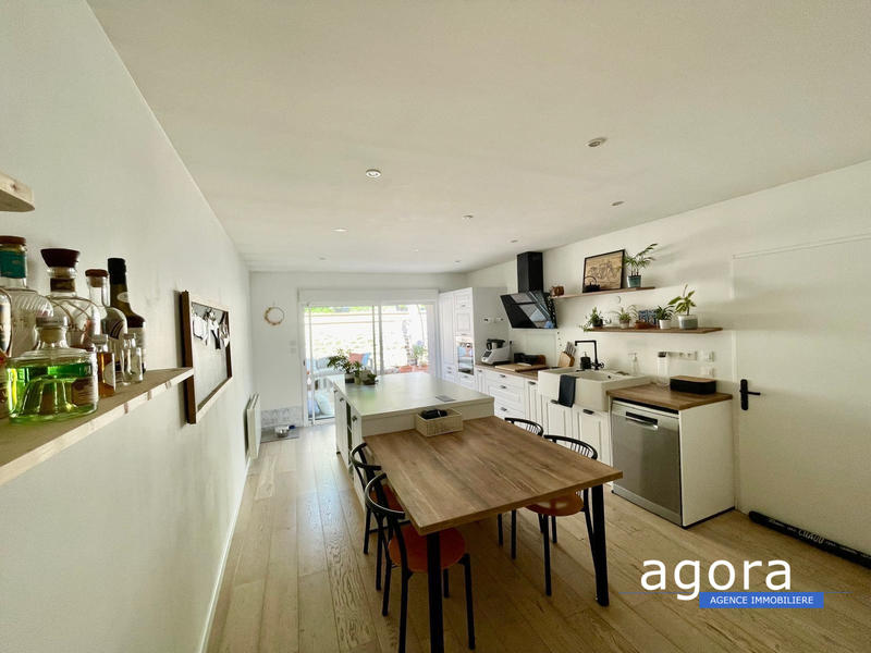 Maison - 180 m² - 6 pièces