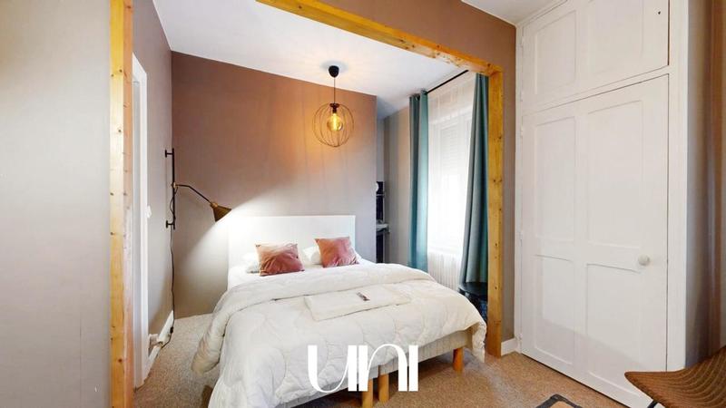 Maison - 450 m² - 16 pièces