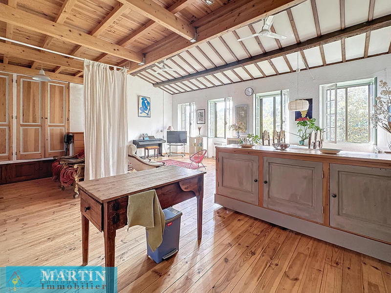 Maison - 246 m² - 8 pièces