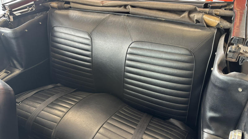 Ford Mustang Cabriolet 289 Ci V8 Popy Red 1965