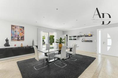 Maison - 285 m² - 7 pièces