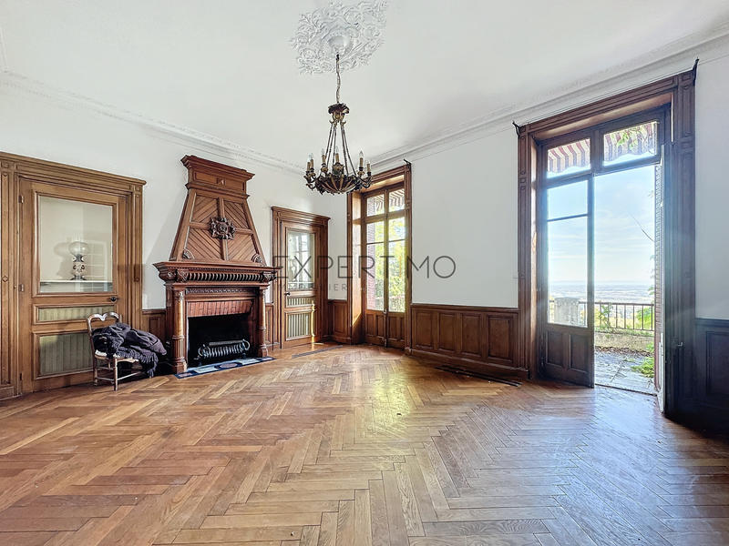 Château - 331 m² - 10 pièces