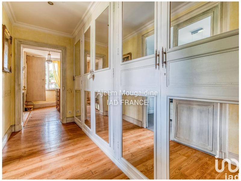 Maison - 226 m² - 9 pièces