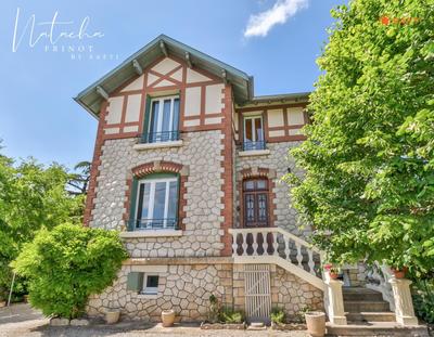 Maison - 177 m² - 7 pièces