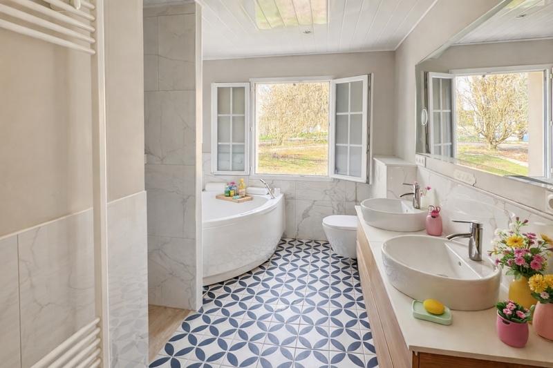 Maison - 333 m² - 10 pièces