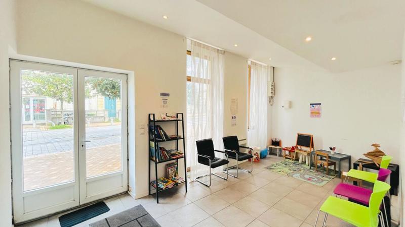 Bureau - 76 m² - 4 pièces