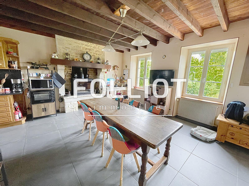 Maison - 225 m² - 10 pièces