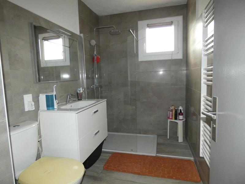 Villa - 100 m² - 5 pièces