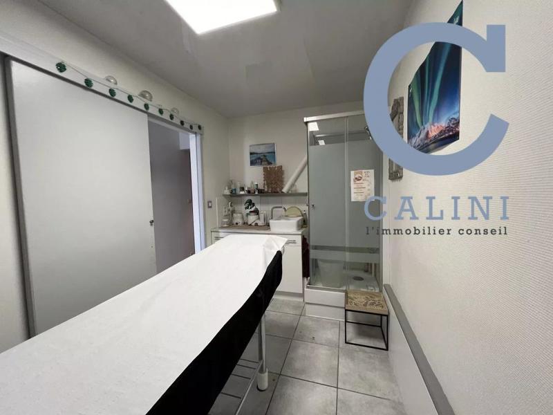 Beauté / Bien-être - 46 m² - 4 pièces