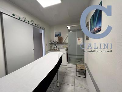 Beauté / Bien-être - 46 m² - 4 pièces