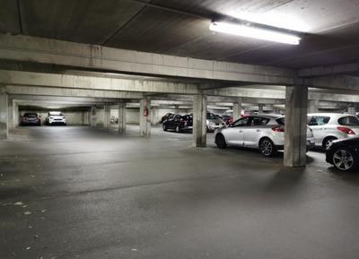 Parking / Garage