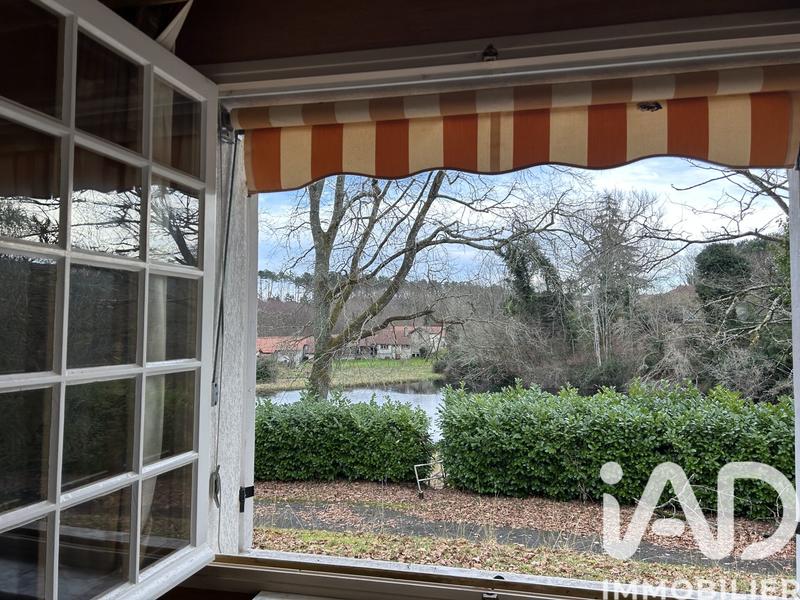 Maison - 231 m² - 9 pièces