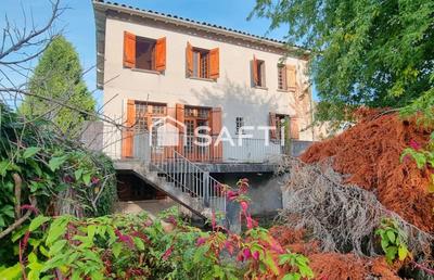 Maison - 236 m² - 8 pièces