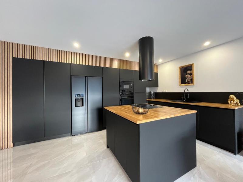 Maison - 137 m² - 5 pièces