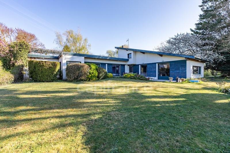 Villa - 320 m² - 9 pièces