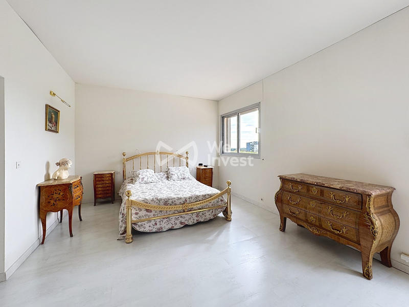 Maison - 230 m² - 5 pièces