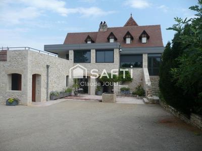 Maison - 249 m² - 10 pièces