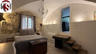 Maison - 214 m² - 6 pièces