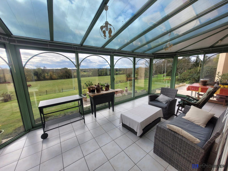 Maison - 201 m² - 7 pièces