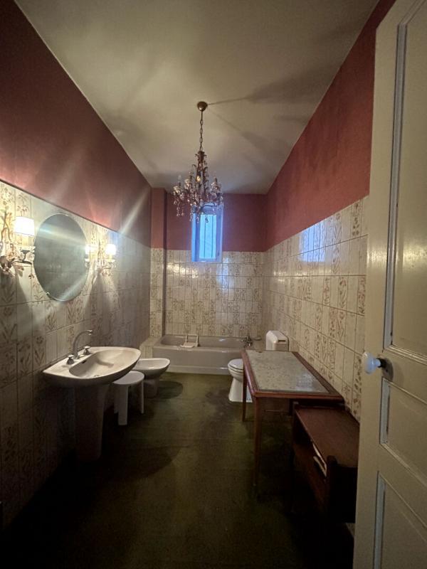 Appartement - 144 m² - 8 pièces