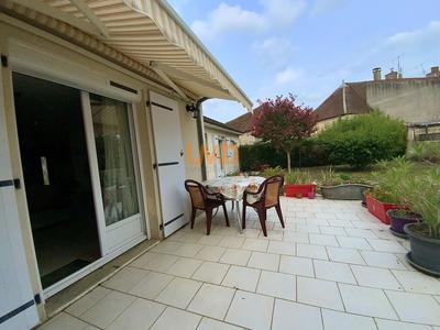 Demeure - 99 m² - 3 pièces